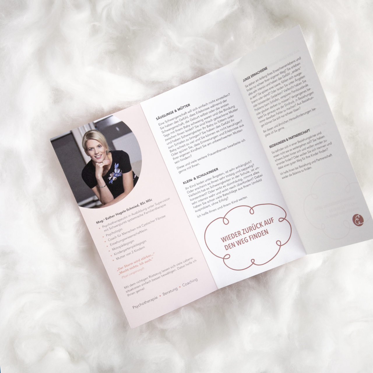 Esther Hagele-Schmied Infofolder Innenansicht